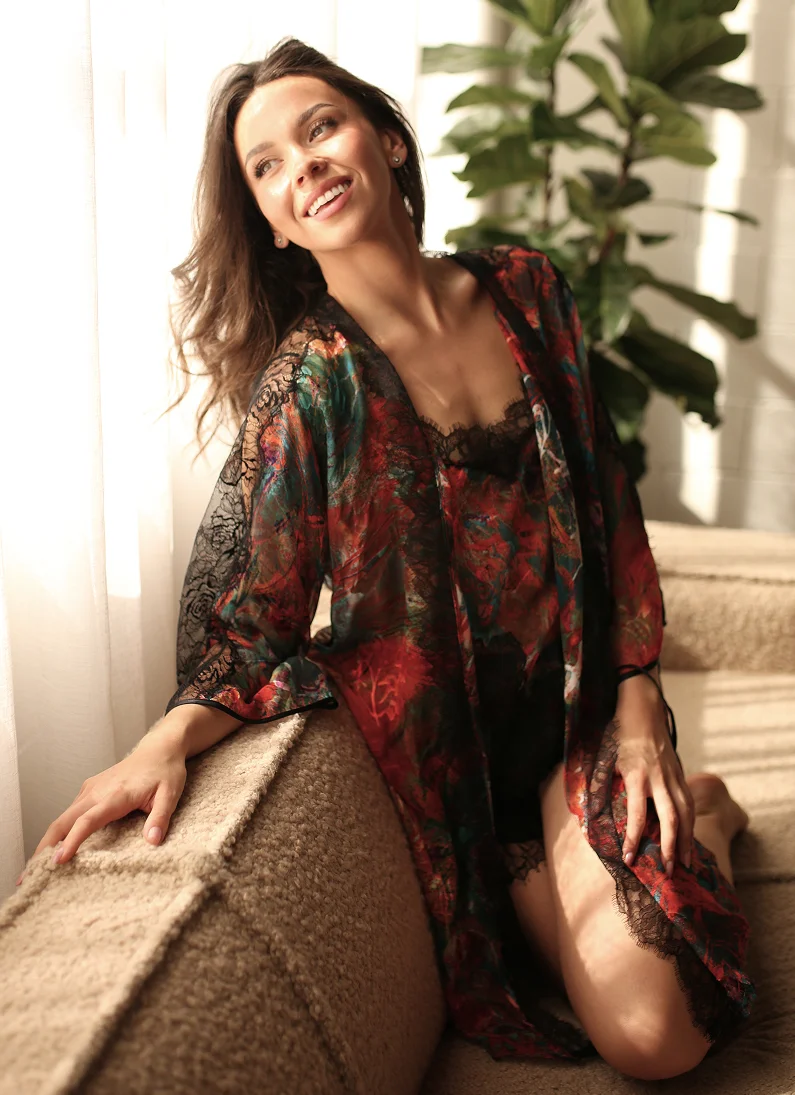 100% natural silk floral print robe and black slip set manufactured by Passionworks